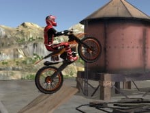 Moto Trials Junkyard 2 oнлайн-игра